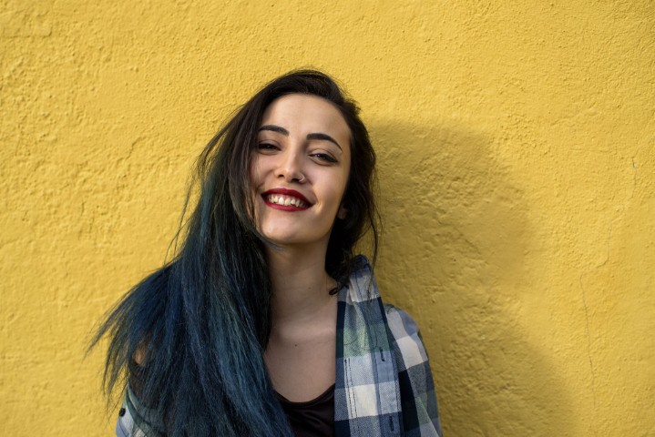 Woman-with-blue-hair